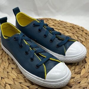 Kids Classic Chuck Taylor Green Pebbled Leather All Star Low Top Convers